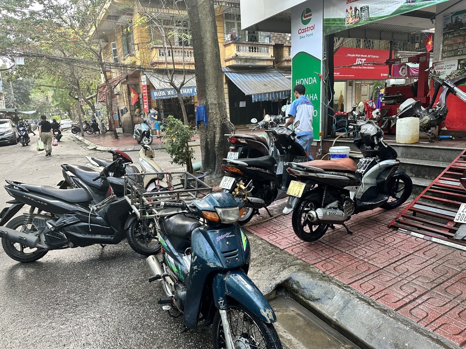 D&ugrave; gi&aacute; tăng hơn so với ng&agrave;y thường nhưng t&acirc;m l&yacute; để c&oacute; chiếc xe sạch sẽ đi chơi Tết n&ecirc;n mọi người vẫn vui vẻ chấp nhận.&nbsp;