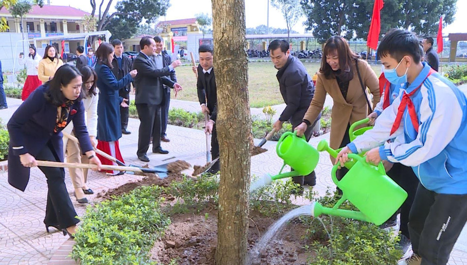 Lễ ph&aacute;t động Tết trồng c&acirc;y Xu&acirc;n Qu&yacute; M&atilde;o 2023 tại huyện Ph&uacute;c Thọ.