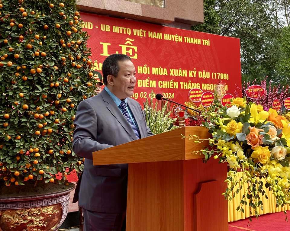 Chủ tịch UBND huyện Thanh Tr&igrave; Nguyễn Tiến Cường tr&igrave;nh b&agrave;y diễn văn tại lễ kỷ niệm.