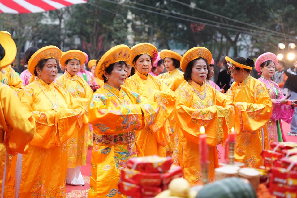 Từ sau ng&agrave;y giải ph&oacute;ng Thủ đ&ocirc; (10/10/1954), lễ hội G&ograve; Đống Đa được coi l&agrave; ng&agrave;y hội truyền thống, trở th&agrave;nh quốc lễ. Ảnh: Lại Tấn