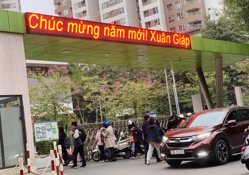Trường THCS Trần Duy Hưng chào đón học sinh trở lại