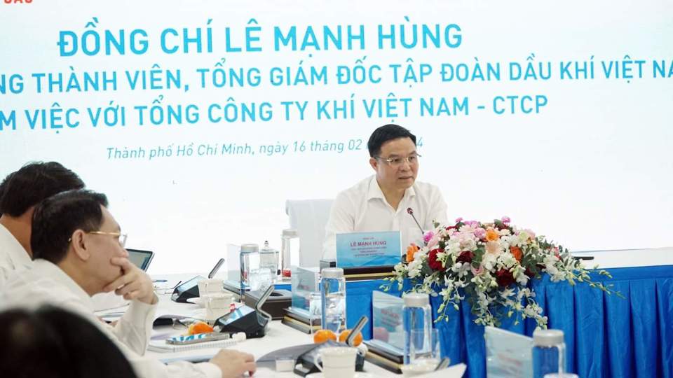 Chủ tịch HĐTV, Tổng Gi&aacute;m đốc L&ecirc; Mạnh H&ugrave;ng ph&aacute;t biểu chỉ đạo.