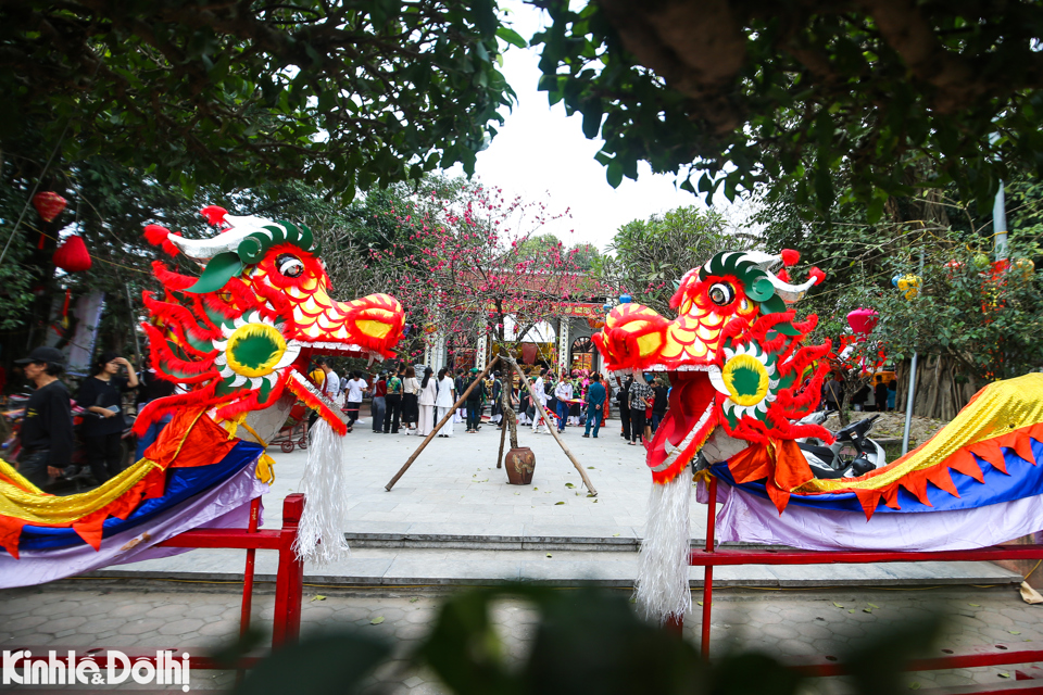 Cứ mỗi độ Xu&acirc;n về, Tết Nguy&ecirc;n đ&aacute;n đi qua, Nh&acirc;n d&acirc;n l&agrave;ng Triều Kh&uacute;c lại mở hội, chung vui trong ng&agrave;y lễ lớn của l&agrave;ng.