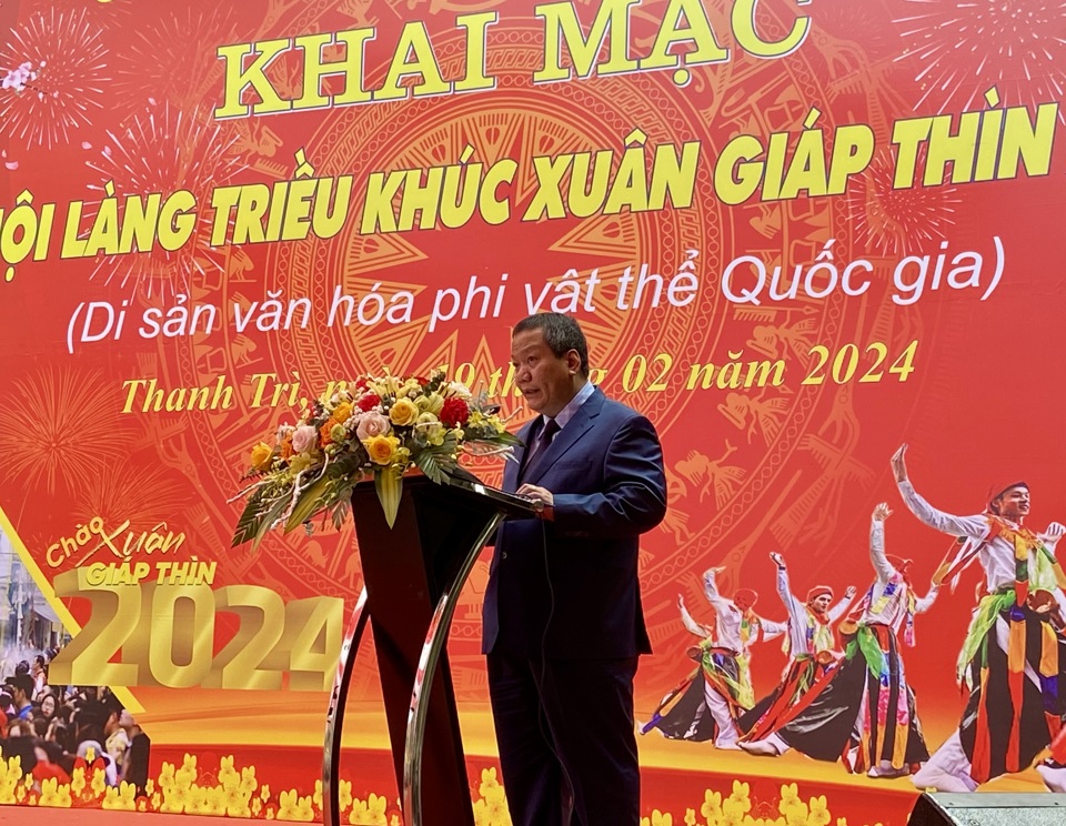 Chủ tịch UBND huyện Thanh Tr&igrave; Nguyễn Tiến Cường ph&aacute;t biểu khai mạc lễ hội.