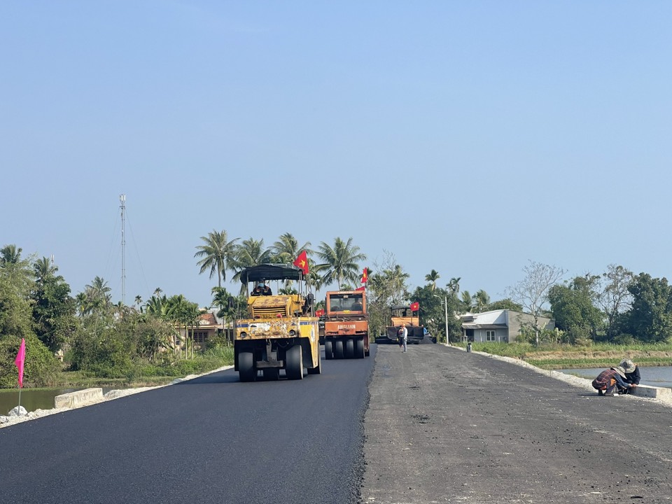 Đường ven biển Dung Quất- Sa Huỳnh giai đoạn IIa, th&agrave;nh phần 1 đang được khẩn trương thi c&ocirc;ng.