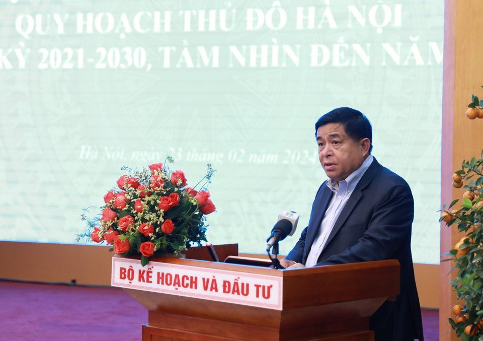 Bộ trưởng Bộ KH&amp;ĐT, Chủ tịch Hội đồng thẩm định quy hoạch tỉnh Nguyễn Ch&iacute; Dũng ph&aacute;t biểu tại phi&ecirc;n họp.