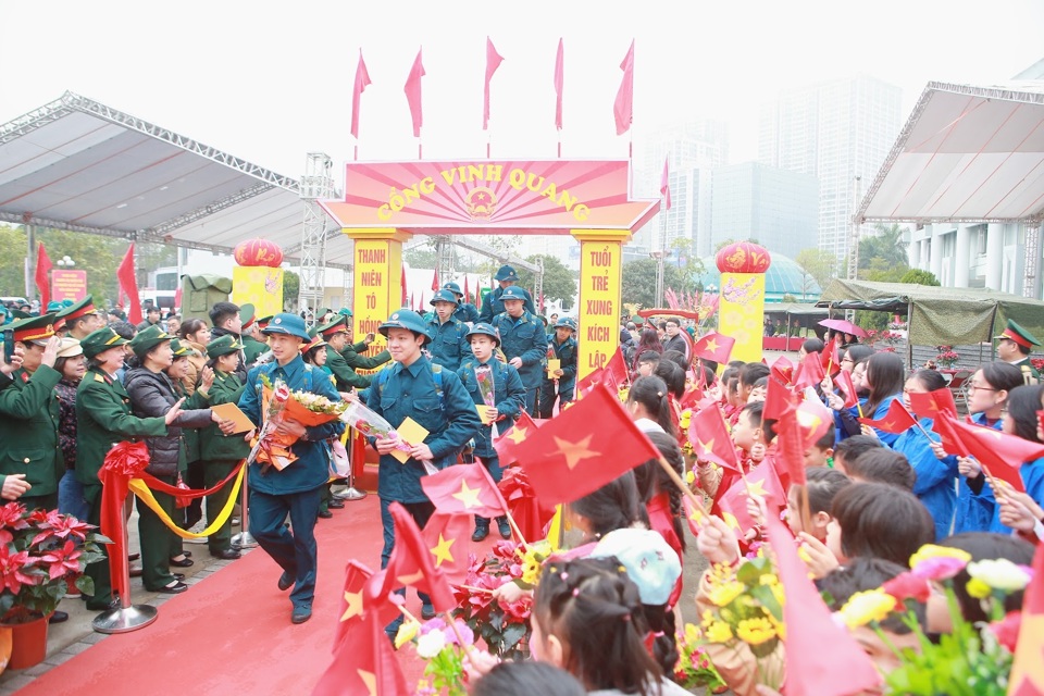 Hình ảnh ấn tượng trong lễ giao, nhận quân năm 2024 tại Hà Nội - Ảnh 1