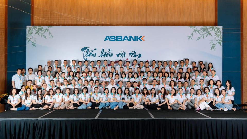 ABBANK được vinh danh “top 10 nhà tuyển dụng yêu thích 2023” - Ảnh 9