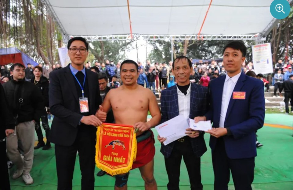 BTC trao giải Nhất cho đ&ocirc; vật Nguyễn Văn T&acirc;n tỉnh Vĩnh Ph&uacute;c