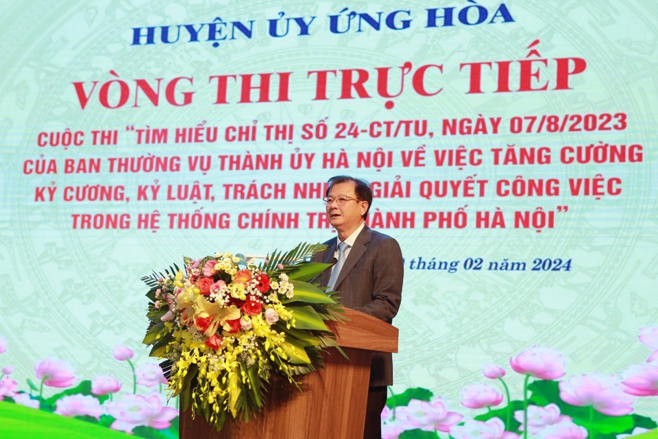 Ph&oacute; B&iacute; thư Thường trực Huyện uỷ, Chủ tịch HĐND huyện Nguyễn Ch&iacute; Viễn ph&aacute;t biểu.
