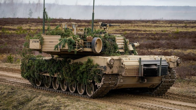 Một chiếc xe tăng Abrams của Mỹ. Ảnh: RT
