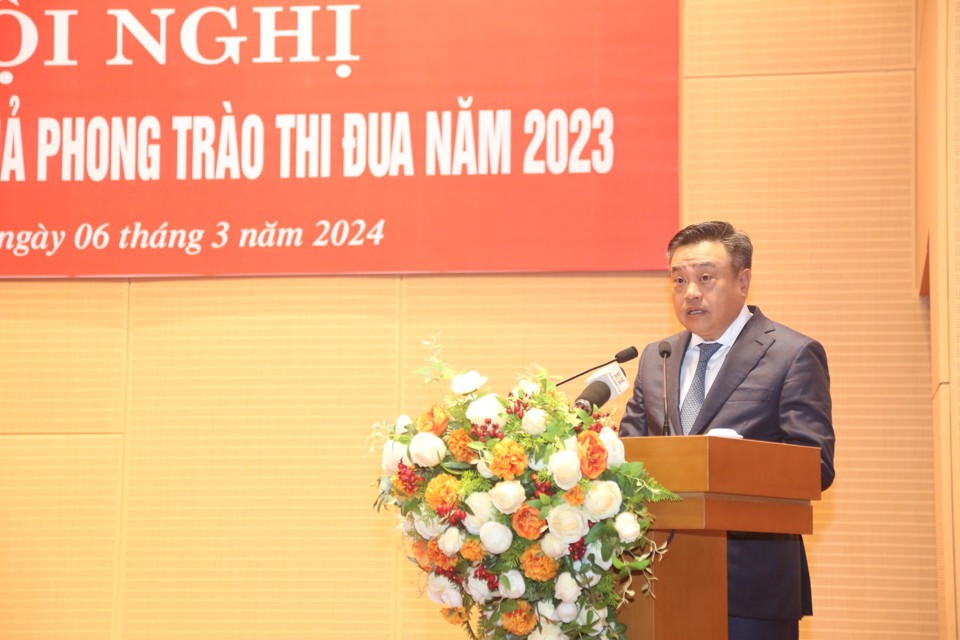 Chủ tịch UBND TP H&agrave; Nội Trần Sỹ Thanh ph&aacute;t biểu tại hội nghị