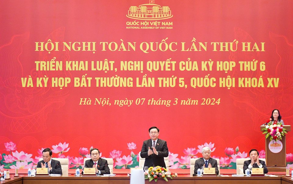 Chủ tịch Quốc hội Vương Đ&igrave;nh Huệ chủ tr&igrave; Hội nghị to&agrave;n quốc lần thứ hai&nbsp;triển khai luật, nghị quyết của Kỳ&nbsp; họp thứ 6 v&agrave; Kỳ họp bất thường lần thứ 5, Quốc hội kh&oacute;a XV. Ảnh: Quochoi&nbsp;