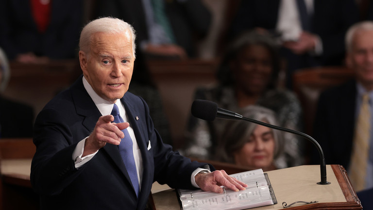Tổng thống Mỹ Joe Biden thể hiện quyết t&acirc;m hỗ trợ cho Ukraine. Ảnh: RT