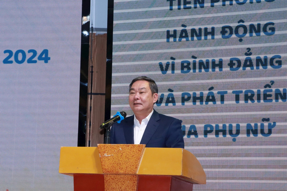 Ph&oacute; Chủ tịch Thường trực UBND Th&agrave;nh phố L&ecirc; Hồng Sơn ph&aacute;t biểu tại hội nghị.