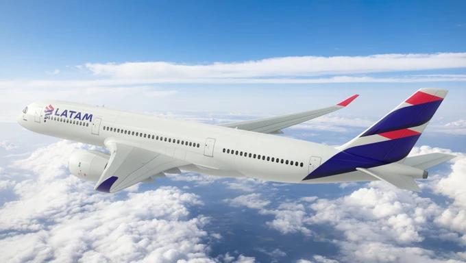 Một m&aacute;y bay của LATAM Airlines. Ảnh: Getty Image