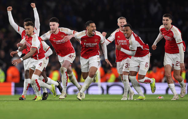 Arsenal v&agrave;o tứ kết Champions League sau 14 năm. Ảnh: Getty.