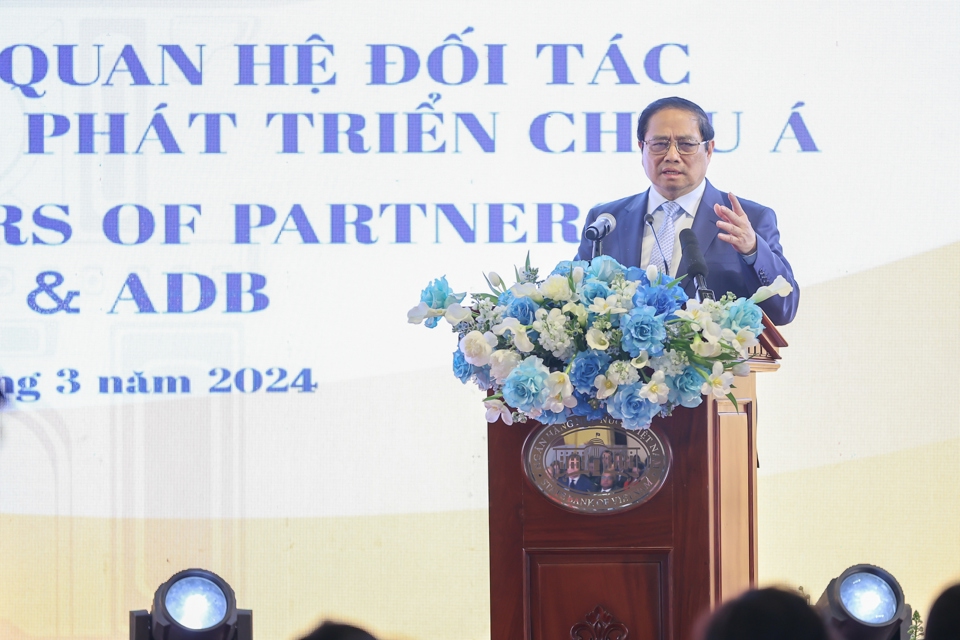 Thủ tướng nhấn mạnh hợp t&aacute;c giữa Việt Nam v&agrave; ADB đ&atilde; c&oacute; nhiều kinh nghiệm hơn v&agrave; đang ở trong giai đoạn trưởng th&agrave;nh, ch&iacute;n chắn nhất - Ảnh: VGP/Nhật Bắc