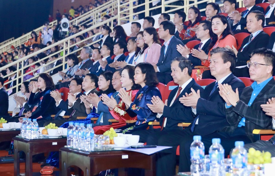 Các đại biểu TƯ và TP Hà Nội tham dự Lễ khai mạc Hội khỏe Phù Đổng TP Hà Nội năm 2024