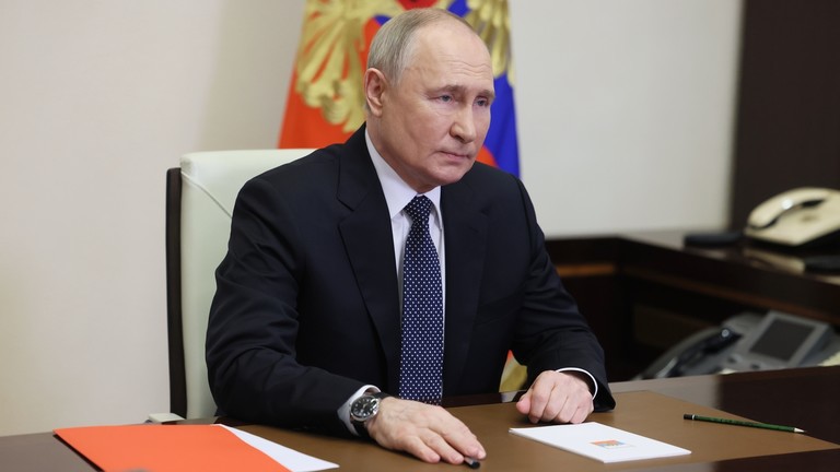 Tổng thống Putin tại cuộc họp Hội đồng An ninh Li&ecirc;n bang Nga h&ocirc;m 15/3. Ảnh: RT