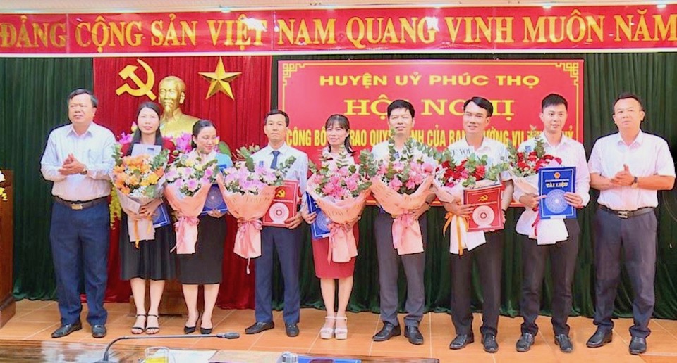 Từ năm 2021 đến nay, Huyện uỷ Ph&uacute;c Thọ đ&atilde; lu&acirc;n chuyển, điều động, chuyển đổi vị tr&iacute; c&ocirc;ng t&aacute;c 94 c&aacute;n bộ.