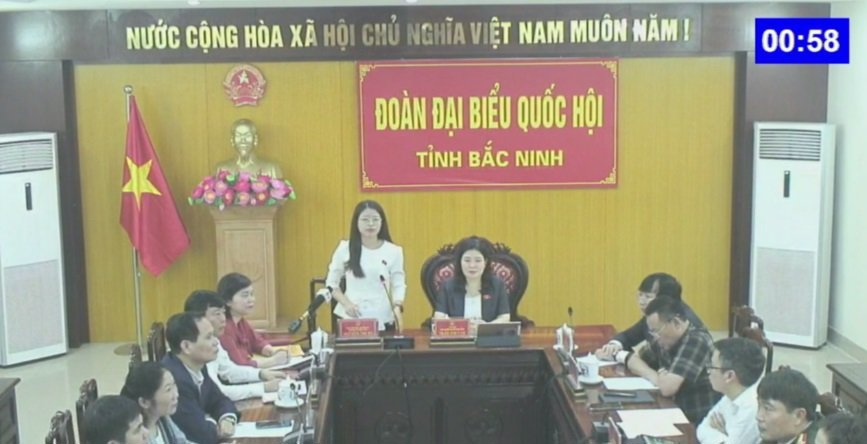 Đại biểu Quốc hội Nguyễn Thị H&agrave; (Đo&agrave;n tỉnh Bắc Ninh) chất vấn tại điểm cầu tỉnh Bắc Ninh