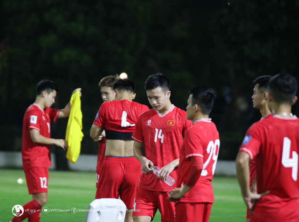 Tuyển Việt Nam sẵn s&agrave;ng cho trận đấu với tuyển Indonesia.