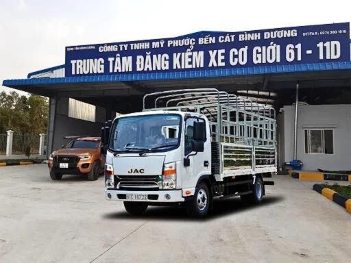 Chu kỳ kiểm định ngắn nhất của xe tải theo quy định mới l&agrave; 6 th&aacute;ng/lần. Ảnh minh hoạ