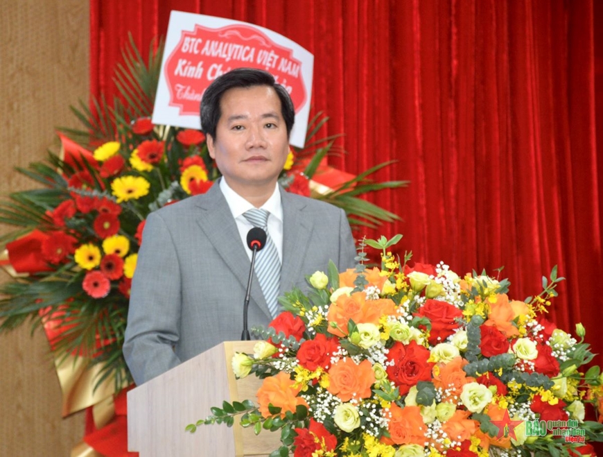TS Nguyễn Ho&agrave;ng Linh ph&aacute;t biểu tại hội thảo.