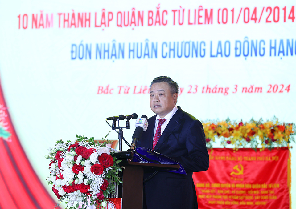Chủ tịch UBND TP H&agrave; Nội Trần Sỹ Thanh ph&aacute;t biểu tại lễ kỷ niệm.