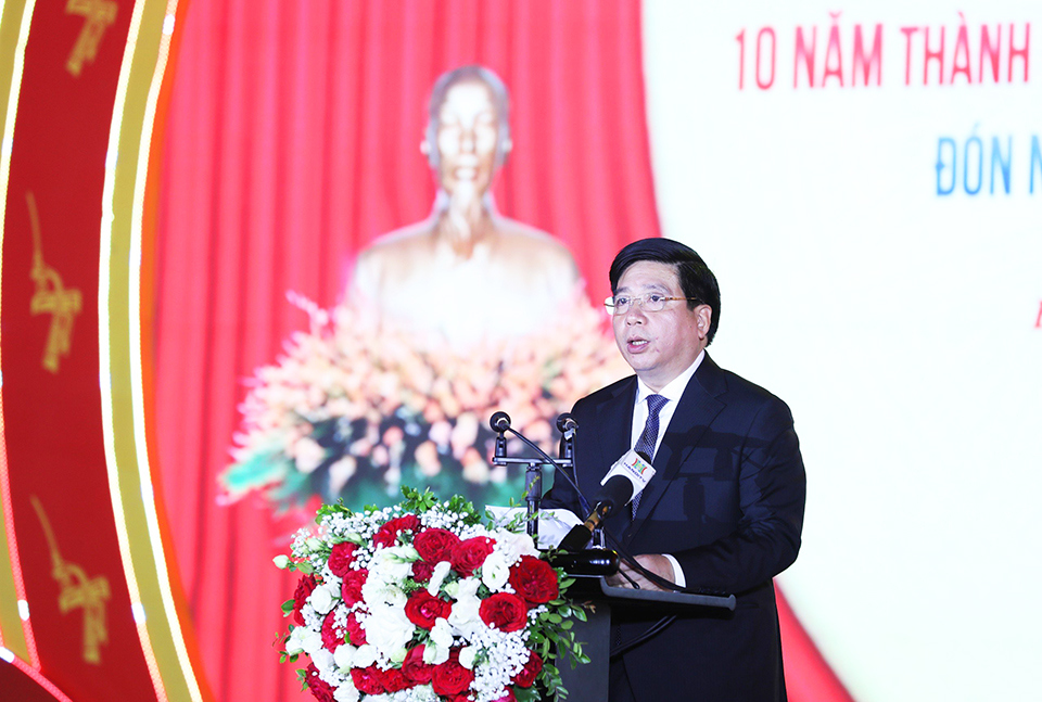 Chủ tịch UBND quận Bắc Từ Li&ecirc;m Nguyễn Hữu Tuy&ecirc;n đọc diễn văn tại&nbsp;lễ kỷ niệm.