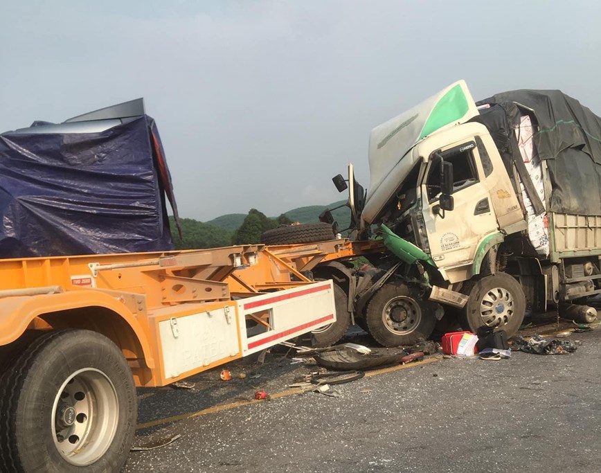 Lại xảy ra tai nạn trên cao tốc Cam Lộ - La Sơn - Ảnh 1