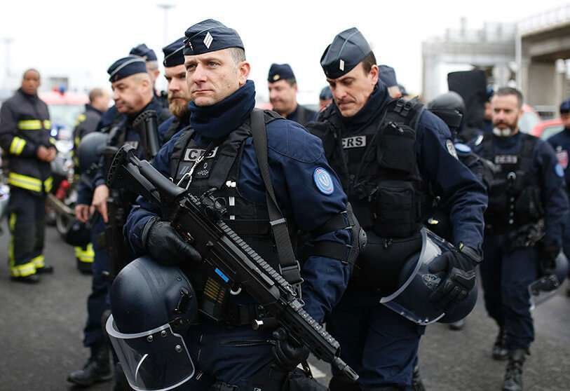 Ph&aacute;p tăng cường an ninh sau vụ tấn c&ocirc;ng khủng bố ở Moscow. Ảnh: AFP