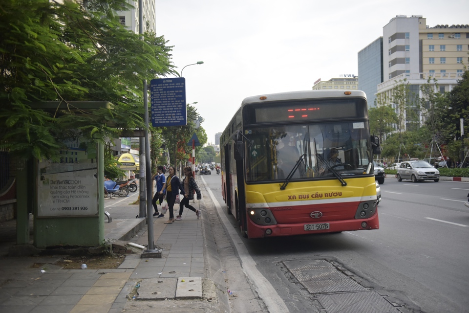 Trung tâm Quản lý giao thông công cộng Thành phố Hà Nội vừa phát đi thông báo về việc dừng hoạt động các tuyến buýt số 10, 14, 18, 44, 145. Ảnh: Phạm Hùng