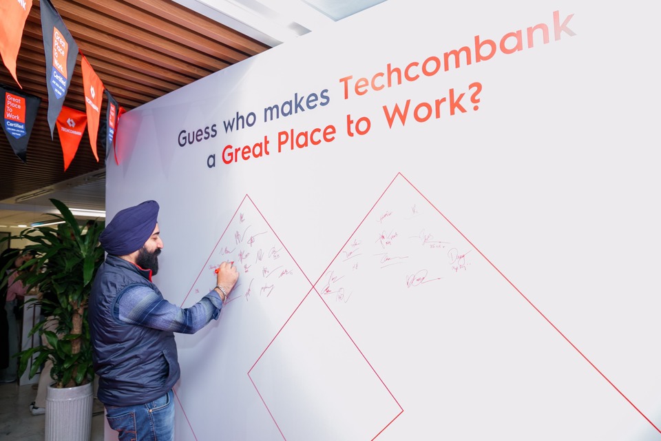 Techcombank năm thứ hai liên tiếp được vinh danh nơi làm việc xuất sắc   - Ảnh 3