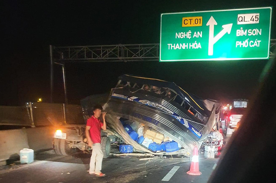 Vụ tai nạn tr&ecirc;n&nbsp;cao tốc Mai Sơn - Quốc lộ 45