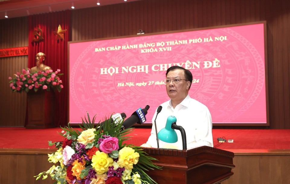 Bí thư Thành ủy Hà Nội Đinh Tiến Dũng phát biểu kết luận hội nghị. Ảnh: Thanh Hải