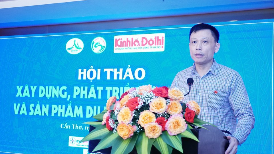 PGS.TS Nguy&ecirc;̃n Thành Lợi - T&ocirc;̉ng Biên tập Báo Kinh t&ecirc;́ &amp; Đô thị ph&aacute;t biểu khai mạc&nbsp;Hội thảo: &ldquo;Xây dựng, phát tri&ecirc;̉n tour, tuy&ecirc;́n và sản ph&acirc;̉m du lịch đặc thù ĐBSCL&rdquo;