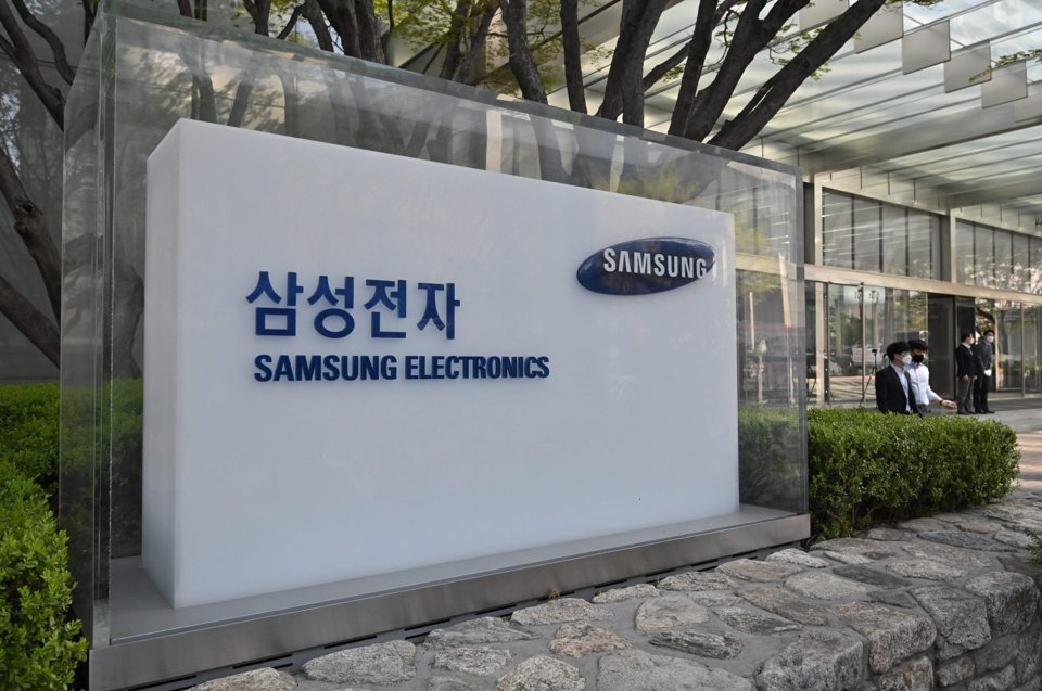 Samsung Electronics mất ng&ocirc;i đầu bảng tr&ecirc;n thị trường b&aacute;n dẫn thế giới