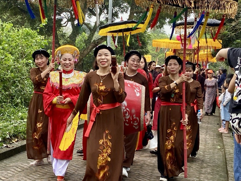 Hấp dẫn lễ hội Phụng Nghênh tại xã Phù Đổng, huyện Gia Lâm  - Ảnh 2