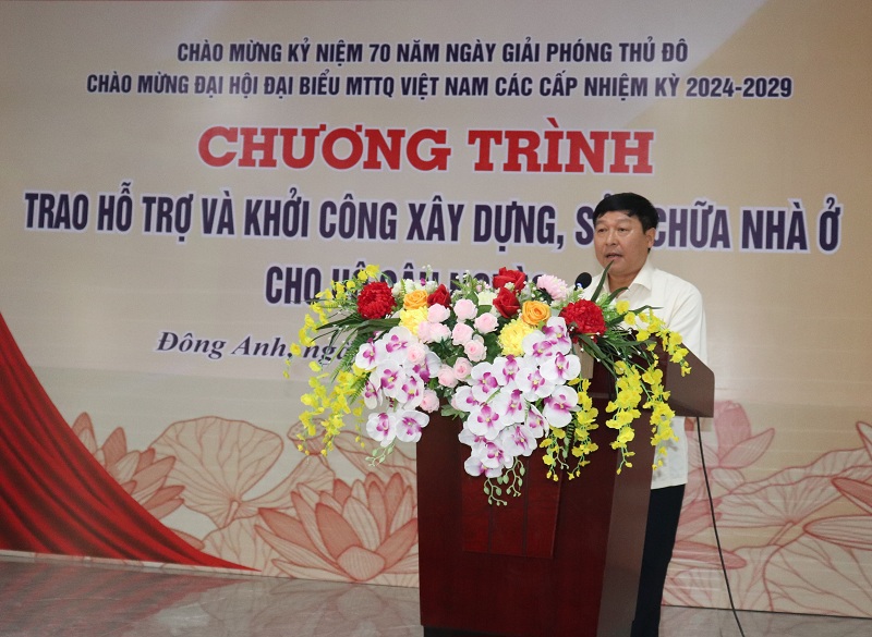 Ph&oacute; Chủ tịch Ủy ban MTTQ Việt Nam th&agrave;nh phố H&agrave; Nội Phạm Anh Tuấn ph&aacute;t biểu tại buổi lễ.
