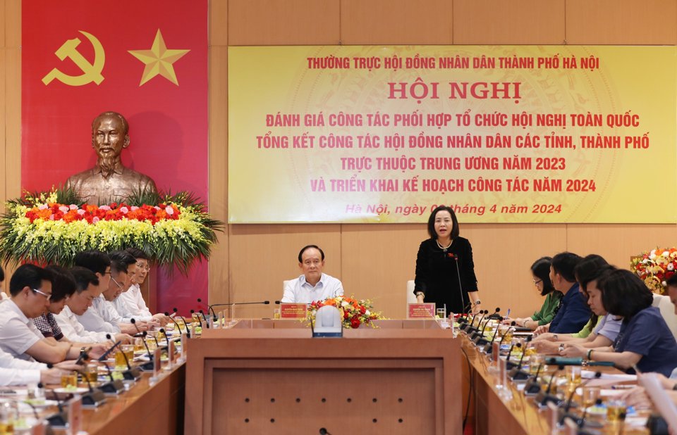 Trưởng Ban c&ocirc;ng t&aacute;c đại biểu của Ủy ban Thường vụ Quốc hội Nguyễn Thị Thanh ph&aacute;t biểu tại hội nghị