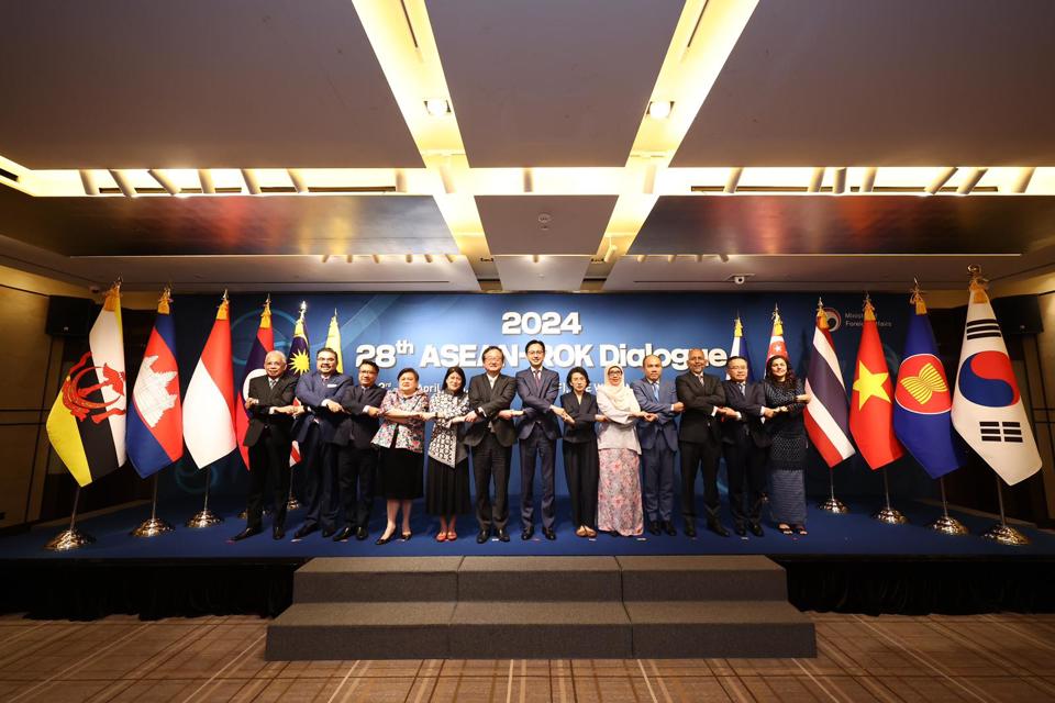 Đại diện các nước tham gia Đốithoại ASEAN-Hàn Quốc thường niên lần thứ 28. Ảnh: BNG