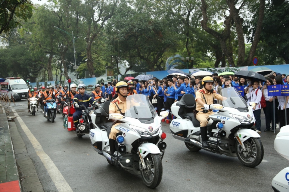 Lễ phát động hưởng ứng“Năm an toàn giao thông 2024” với chủ đề “Thượng tôn pháp luật để xây dựng văn hóa giao thông an toàn”. Ảnh: Ban tổ chức