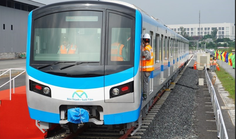 Dự kiến, đến qu&yacute; 4/2024, metro số 1 sẽ vận h&agrave;nh thương mại to&agrave;n tuyến.&nbsp;Ảnh: Minh Qu&acirc;n&nbsp;