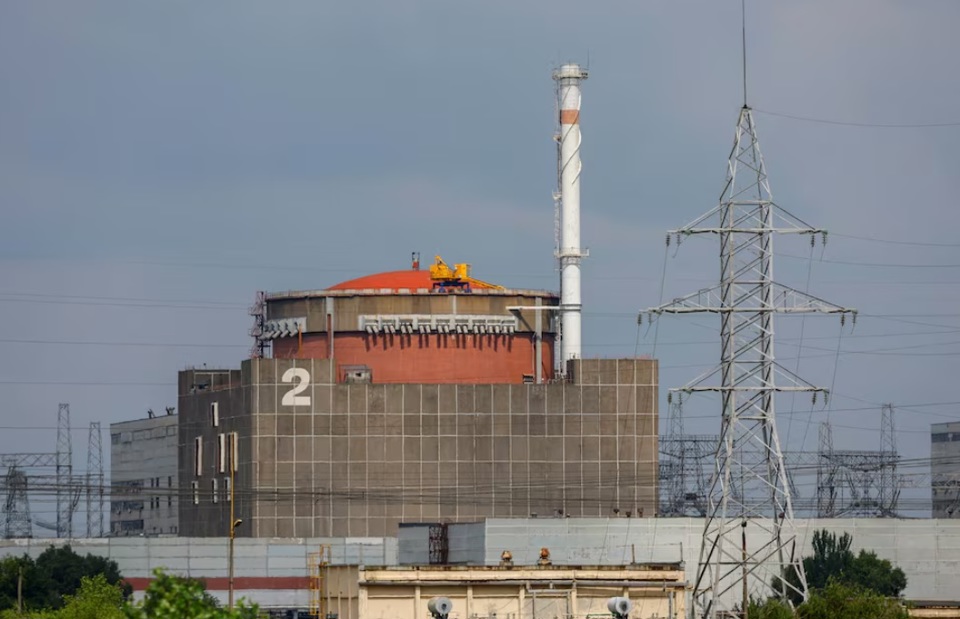 Nh&agrave; m&aacute;y điện hạt nh&acirc;n Zaporozhye. Ảnh: Reuters