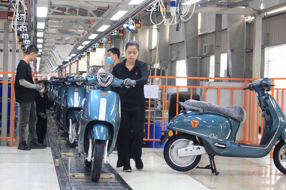 Sản xuất xe điện tại Cocirc;ng ty TNHH Electric Motorcycle Yadea Việt Nam. Ảnh: Yedea
