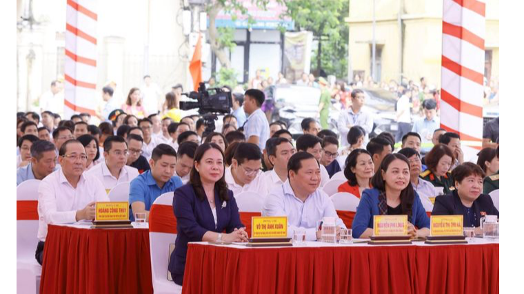 C&aacute;c đại biểu tham dự Lễ ph&aacute;t động tại điểm cầu H&ograve;a B&igrave;nh. Ảnh: Đại đo&agrave;n kết