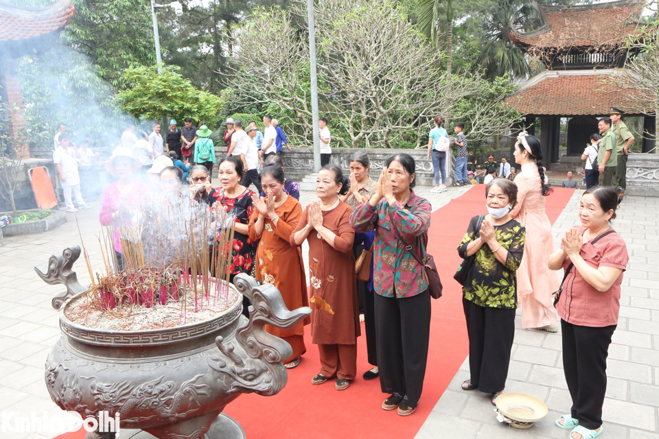 Đ&acirc;y l&agrave; cơ hội để những người con Đất Tổ, du kh&aacute;ch thập phương &ocirc;n lại tiến tr&igrave;nh lịch sử của d&acirc;n tộc - t&ocirc;n vinh di sản văn h&oacute;a truyền thống được lưu giữ qua nhiều thế hệ; đồng thời th&uacute;c đẩy tinh thần đo&agrave;n kết, giao lưu v&agrave; h&ograve;a nhập.