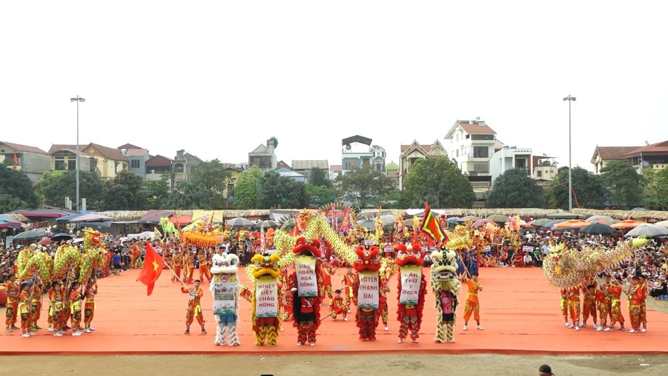 Mãn nhãn với Liên hoan nghệ thuật múa rồng huyện Thanh Oai lần thứ hai 2024